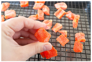 ผลมะละกออบแห้งชื้นจากเวียดนามรสชาติมะละกอที่เก็บรักษาเหมาะสำหรับขนมขบเคี้ยวขายปลีกและผลิตภัณฑ์อาหารมะละกอ - Product Image 6