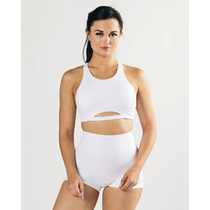 Maillot de sport blanc une pièce pour femme, soutien moyen, 78 % nylon, 22 % élasthanne, col montant, extensible dans les quatre sens, dos nageur, ourlet sans couture sur le devant - Product Image 1