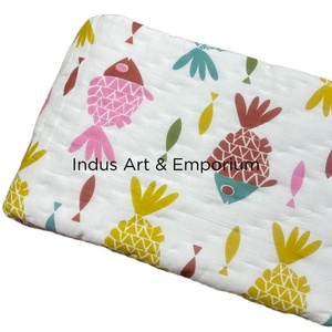 Couvertures pour bébés à imprimé poisson Couettes pour bébés faites à la main Couette bébé en coton réversible - Product Image 1
