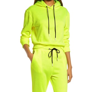 OEM señoras de la moda de color sólido pulóver Crop Hoodie Jogger chándal conjunto de ropa ecológica - Product Image 1