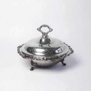 Cacerola Clásica con Acabado Plateado y Tapa Decorativa, Ideal para Servir Comida Caliente y Presentación de Alimentos en Ocasiones Especiales - Product Image 5