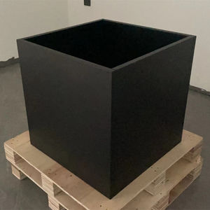 Jardinera Cuadrada Moderna de Acero Galvanizado Negro de 20 Pulgadas, Ecológica, Estilo Americano, para Jardín, Hogar, Uso en Interiores/Exteriores, con Recubrimiento en Polvo - Product Image 1