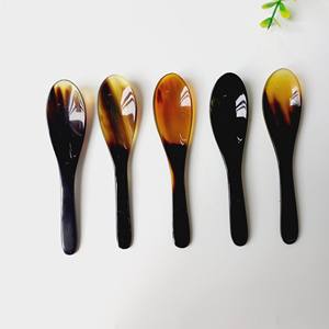 Cuillère en corne véritable servant de nouveaux couverts en corne au design traditionnel pour restaurant Couverts en corne de boeuf et de buffle naturels Couverts de table - Product Image 2