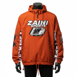 Chaqueta Cortavientos Premium para Hombre, de Poliéster GSM, en Vibrante Color Naranja con Paneles con Estampado Gráfico - Product Image 1