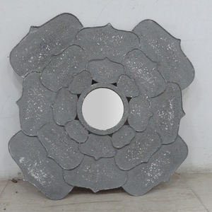 Espejo de Pared Decorativo de Hierro Moderno con Diseño de Sol, Redondo, Hecho a Mano, Regalo de Boda, Ecológico y Duradero por Antique CO - Product Image 5