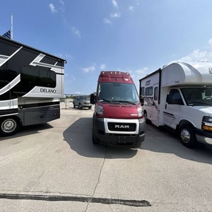 Winnebago S-o-l-i-s 59PV 2023 en parfait état - Product Image 2
