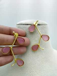 Boucles d'oreilles fleur de goutte rose en laiton Style romantique Imitation plaqué rhodium Design personnalisable bijoux pour femmes de haute qualité - Product Image 4