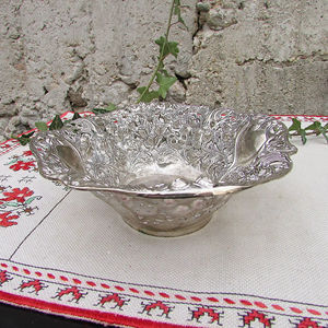 Tazón de Servir con Diseño Calado y Acabado Plateado, Elegante Vajilla para Frutas, Chocolates, Frutos Secos, Decoración para el Hogar y la Mesa, de la India - Product Image 1