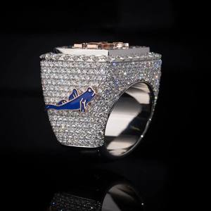 Anillo de Hip Hop personalizable Letra original Oro de 14 quilates con oro helado Oro blanco Campeonato Moissanite Diamante Anillos de moda Hombres - Product Image 2