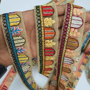 Encaje de estilista de 9 metros con encaje bordado de 9 colores diferentes para vestidos tradicionales simples o elegantes - Product Image 1