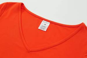 Camiseta Corta Ajustada para Mujer, Elástica y Cómoda - Product Image 3