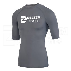 Camiseta de compresión deportiva de poliéster 100% de secado rápido personalizada para hombre, camiseta de entrenamiento de gimnasio con patrón sólido, ropa de correr en blanco - Product Image 2