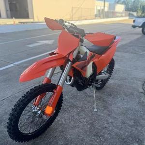 Disponible dès maintenant : Nouvelles motos 350 XCFs 2025 en stock F8275Y0 - Product Image 1