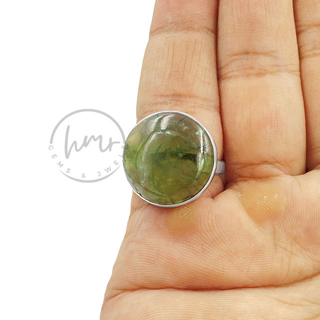 สีเขียว