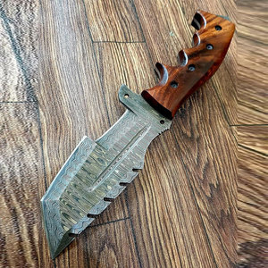 Cuchillo de Supervivencia de Acero de Damasco de Primera Calidad, Cuchillo de Caza de Hoja Fija Hecho a Mano con Mango de Madera Duradero - Product Image 4