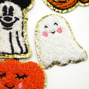 Écusson de broderie en chenille de transfert de chaleur personnalisé Écusson de lettre tissée avec logo Écusson en chenille fer sur chenille pour sweats à capuche - Product Image 6