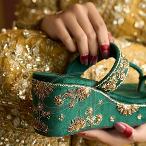 Sandalias de Tacón Personalizadas de Estilo Único, Color Sólido, Nuevo Diseño, Hechas a Mano Profesionalmente, Parte Superior de Terciopelo Antideslizante, Suela de Cuero Genuino - Product Image 3