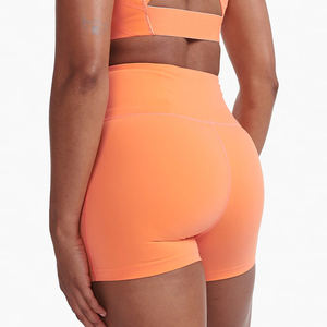 Pantalones cortos de compresión personalizados de cintura alta para mujer de la mejor calidad Material de poliéster transpirable patrón caliente con logotipo en la cintura - Product Image 2