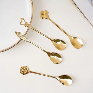 Ensemble de couverts de salle à manger en acier inoxydable de style antique de cinq pièces avec des ustensiles à noyau solide et contemporains pour les repas de tous les jours - Product Image 3