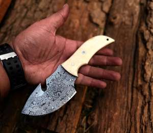 Cuchillo de Caza de Acero de Damasco con Mango Completo, Diseño de Gancho para Desollar Ciervos, Estilo Industrial Personalizado - Product Image 3