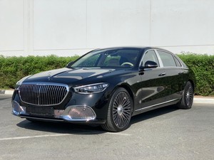Très propre et impeccable, Mercedes-Benz Maybach S680 2022, automatique, conduite à gauche, sièges en cuir, toit ouvrant panoramique R20 - Product Image 4