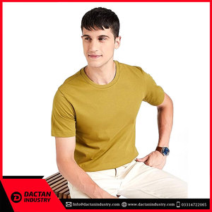 T-shirt de style nouveau pour hommes Design court personnalisé avec ligne de coupe ample en polyester/coton de haute qualité - Product Image 3