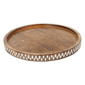 Plateau rond en bois naturel avec des détails ethniques à pois, parfait pour les styles de décoration bohème, rustique, fermier et traditionnel. - Product Image 6