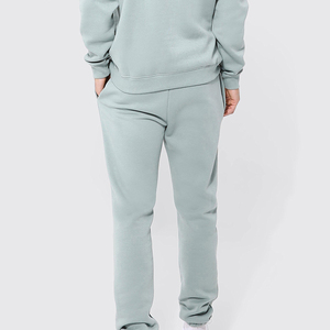 Ensemble survêtement femme personnalisé avec logo brodé, sweat-shirt et pantalon de jogging pas cher - Product Image 3