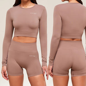 Conjunto de Yoga de 3 Piezas para Mujer, Secado Rápido, Bra Deportivo, Chaqueta y Pantalones Cortos, Conjunto Deportivo de Cintura Alta para Mujer, Ropa Deportiva para Gimnasio y Actividades al Aire Libre - Product Image 4