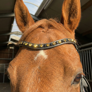 Bride en cuir noir avec bandeau en cristal ambré incurvé pour chevaux, couleur et taille personnalisables, qualité certifiée A+, emballage personnalisé - Product Image 2