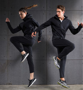 Ensemble de survêtement d'hiver personnalisé pour homme 100% coton délavé à l'acide, comprenant un sweat à capuche zippé et un pantalon de jogging évasé avec impression en relief - Product Image 2