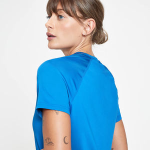 Camiseta de gimnasio de manga raglán Premium para mujer, camiseta de entrenamiento de rendimiento de tela elástica de secado rápido de ajuste Regular, ropa OEM con logotipo personalizado - Product Image 3