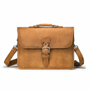 Maletín de Cuero para Portátil, Bolso de Hombro Clásico con Cierre de Hebilla, Construcción Duradera para Uso Profesional - Product Image 1