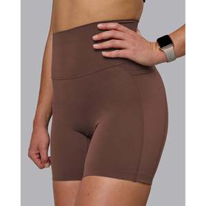 Shorts Cortos de Cintura Ultra Alta para Mujer Elixir, 6 Pulgadas, con Bolsillos, Color Chocolate Martini, Spandex Transpirable, Talla XS - Product Image 1