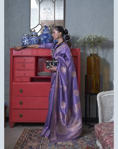 Saree en soie douce très exclusif avec tissage en cuivre riche Royal Kanchi Bordere pour les mariages et les fêtes Costume de style pakistanais - Product Image 3