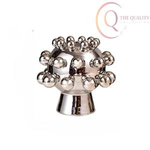 Jarrón Artístico de Metal para Mesa con Acabado de Primera Calidad, Ideal para Mesas Decorativas, Estantes e Interiores de Diseño - Product Image 3