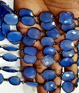 Calcedonia azul Forma libre 12 a 16mm Briolette Conector facetado Cadena de eslabones Vendido por pie - Product Image 3