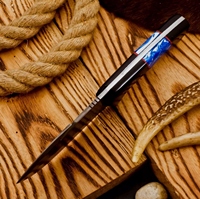 Couteau de chasse et de dépecage artisanal en acier au carbone, multifonction, léger, à lame partiellement dentelée, manche en résine de buffle