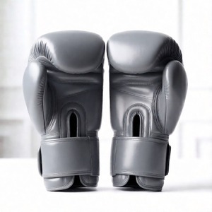 Guantes de Entrenamiento Profesionales de Alta Resistencia con Acolchado Multicapa, Soporte Seguro para la Muñeca y Construcción Duradera de Cuero Sintético - Product Image 1