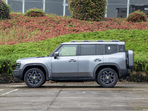 Accessoires 2024 pour véhicules SUV compacts, véhicules hybrides, SUV d'occasion, voitures à essence, sans accident - Product Image 3