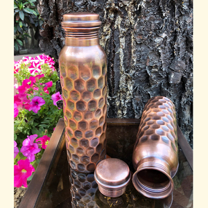 Botella de agua de cobre clásica de tamaño pequeño con diseño martillado de primera calidad y diseño antiguo para acampar, senderismo y uso normal - Product Image 2