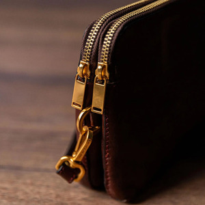 Bolso de Mano de Cuero Formal Táctico Premium para Exteriores, Diseño Elegante, Cierre de Cremallera Seguro, Organizador, Estilo para Viajes, Negocios y Uso Diario - Product Image 5