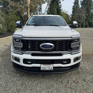 Ford F450 Super Duty Limited Usado 2024 - Product Image 1