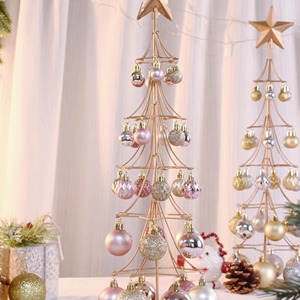 Árbol de Navidad con Algunos Regalos en Miniatura, Centro de Mesa Perfecto - Product Image 6