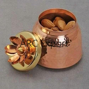 Plateaux de chocolat en forme de feuille d'or décoratifs martelés Plateaux de service de chocolat décoratifs faits à la main pour une utilisation à la maison pour une fête de mariage - Product Image 6