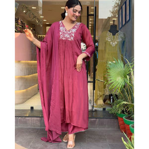 Conjunto de traje de fiesta indio S a XXL Viscosa Chinon Kurti con bordado de secuencia Viscosa Chanderi Bottom & Nazmin Silk Dupatta - Product Image 1