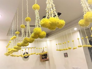 Haute artificielle Marigold moelleux fleurs cloche Tuberoses Rajnigandha guirlandes en grappes cordes Haldi Pooja pendaison de crémaillère toile de fond - Product Image 3