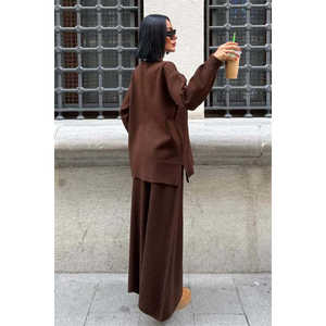 Conjunto de Falda Midi y Prendas de Punto 10231 Hecho de Tela de Lana Suave - Product Image 5