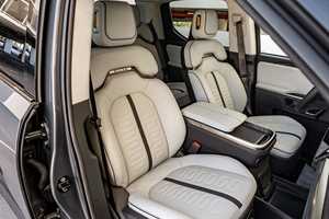 Rivian R1T Adventure Edition 2023, Quad-Motor AWD, Batterie de grande capacité, El Cap Granite - Product Image 2