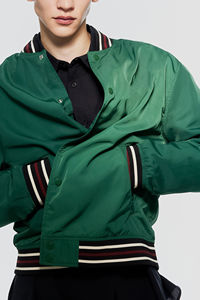 Nueva chaqueta de invierno al por mayor, chaqueta Bomber Letterman de talla grande, chaqueta de satén de Color personalizado, chaqueta Bomber de invierno de béisbol Reversible - Product Image 4